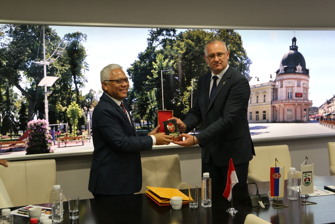 Meetings in Sremska Mitrovica in Serbia
