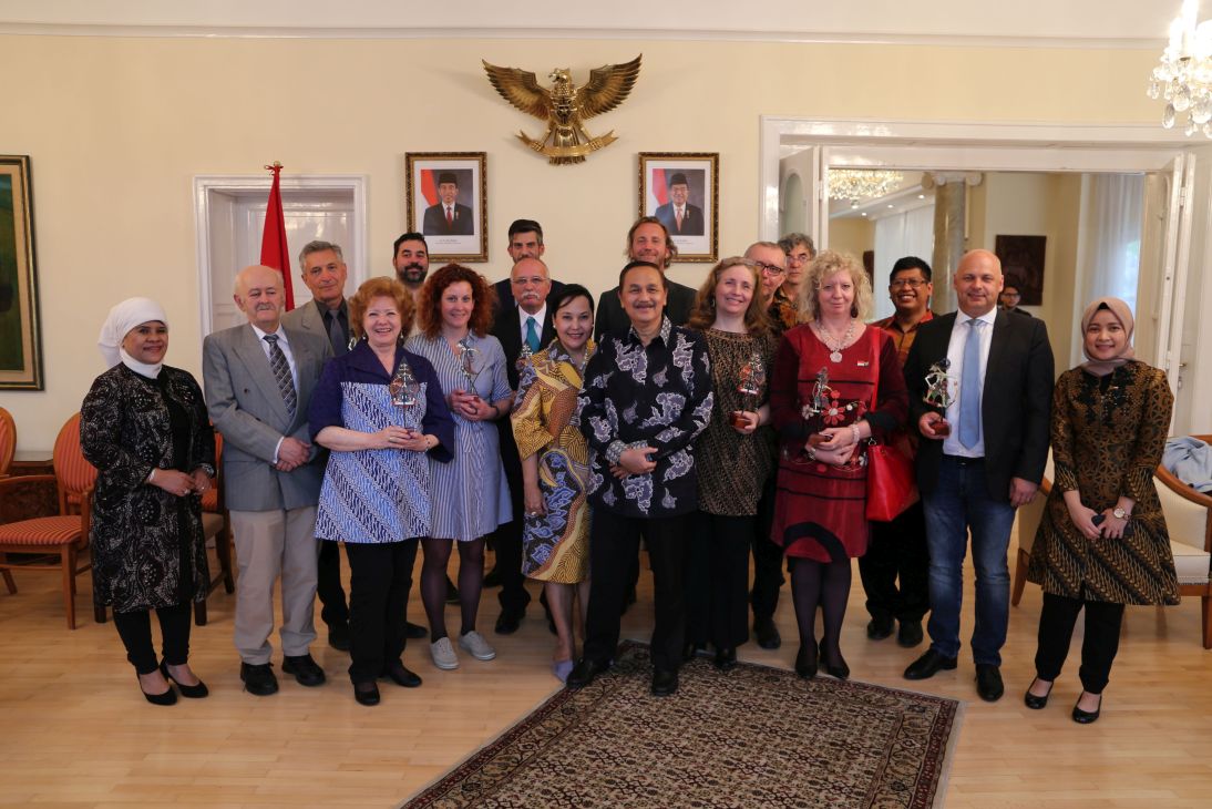 Business lunch gathering at the residence